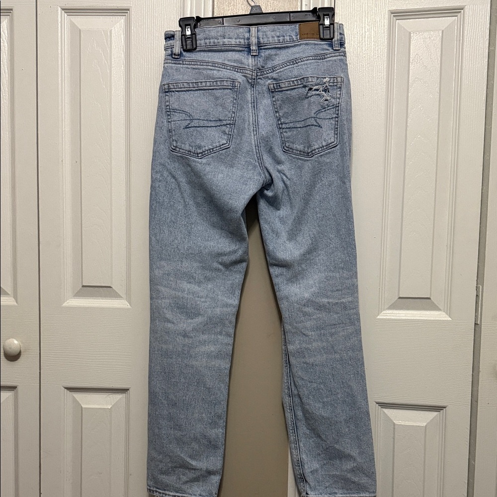 American Eagle Outfitters Women's Blue Distressed Boyfriend Jeans - Picture 6 of 6